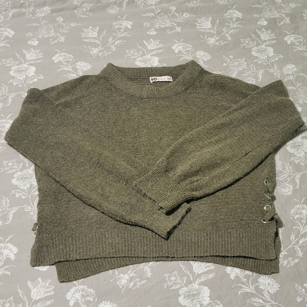 SO ~ Cropped Sweater Top